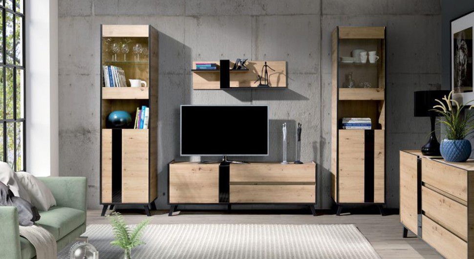 Витрина Августа