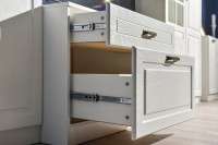 Ливерпуль Тумба, цвет ясень ваниль/белый, ШхГхВ 140х49,3х60,8 см.